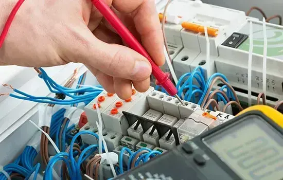 Professional electrician in Loxford